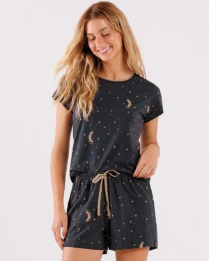 Pijama Feminino Manga Curta com Shorts